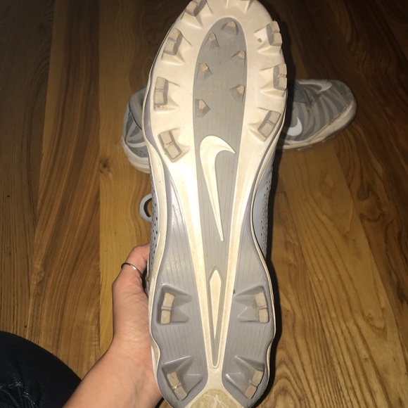 Nike cleats - Picture 3 of 4